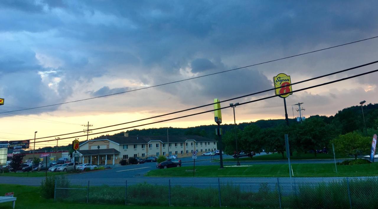 Super 8 By Wyndham Clearfield Motel Exterior photo